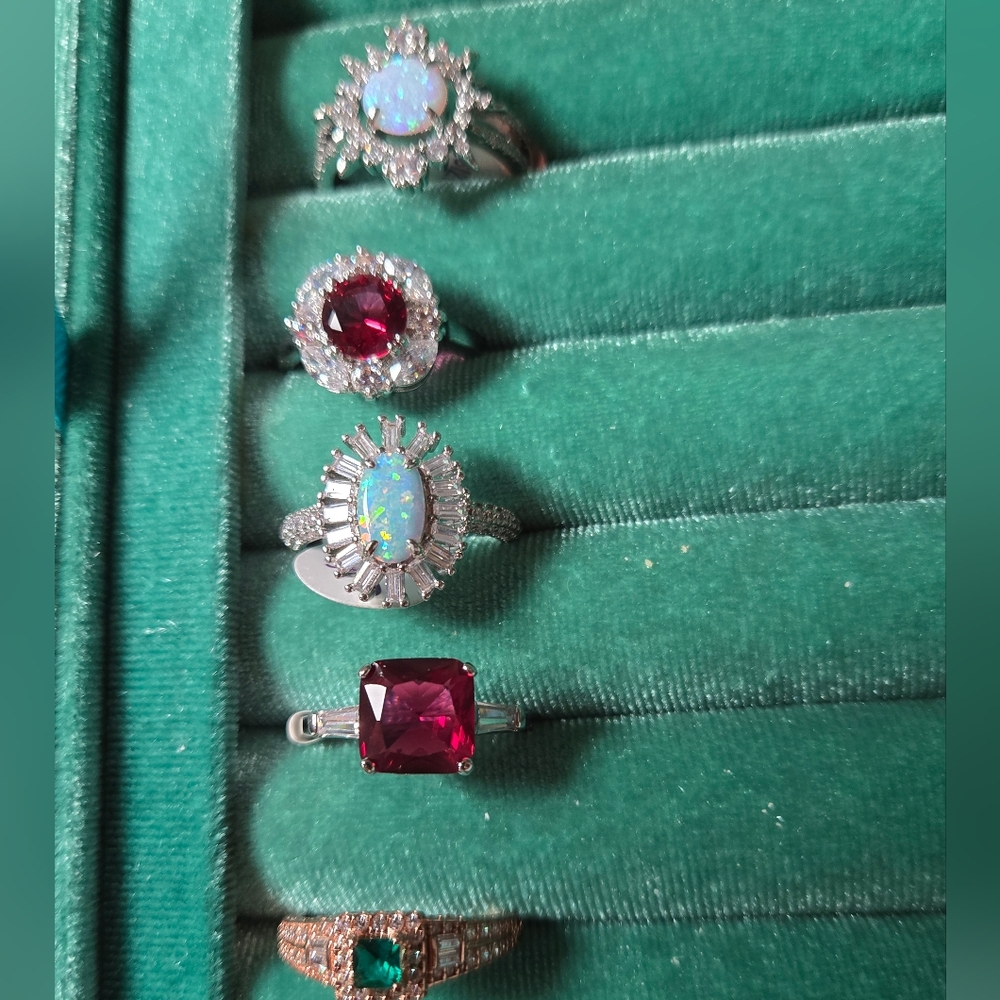 Ringbomb party ring size 9!